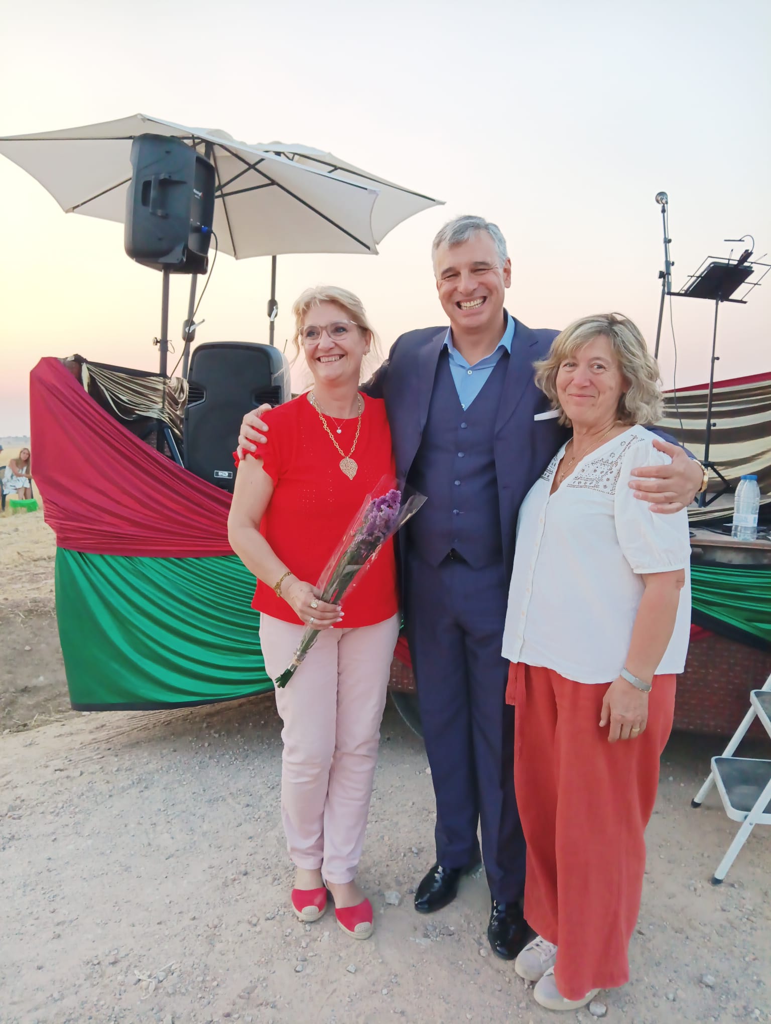 Alessandro Bassi con Ana Rosa Zamarro y María Luisa Zamarro en Cantalejo