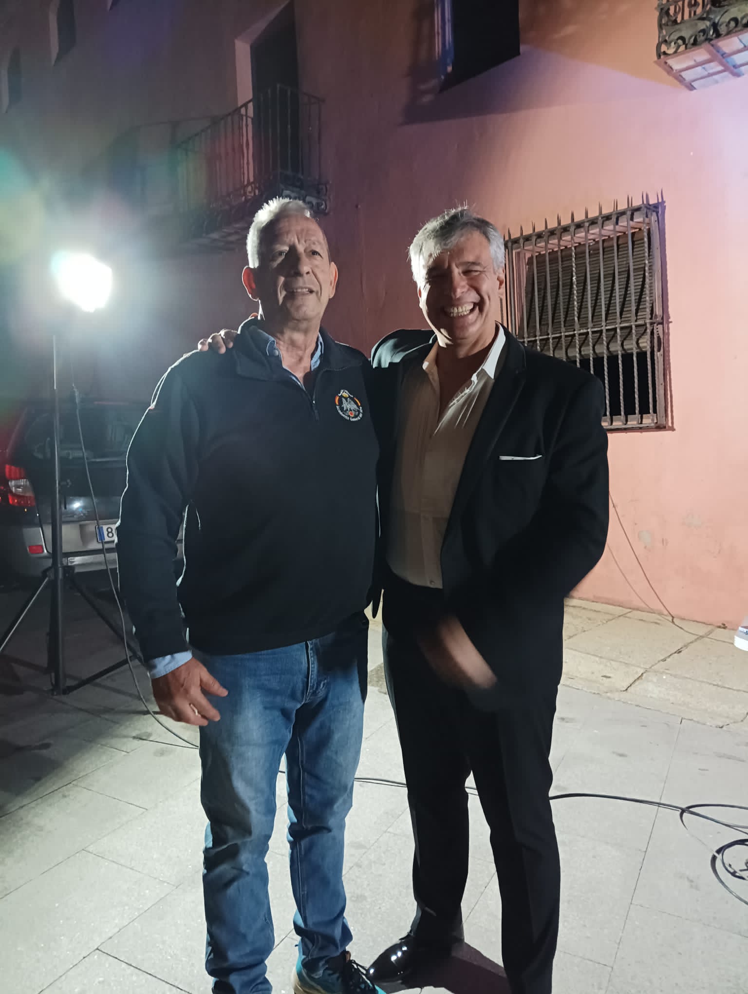 Alessandro Bassi con un vecino de Mombeltr&aacute;n - imagen 3
