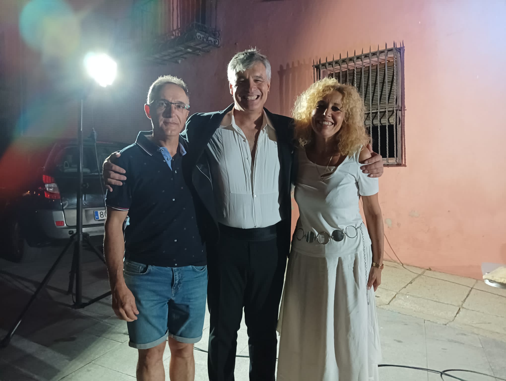 Alessandro Bassi con vecinos de Mombeltr&aacute;n - imagen 5