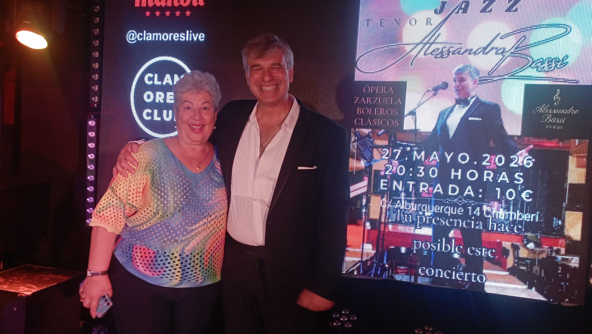 Alessandro Bassi con asistentes en Sala Clamores 2026 - imagen 3