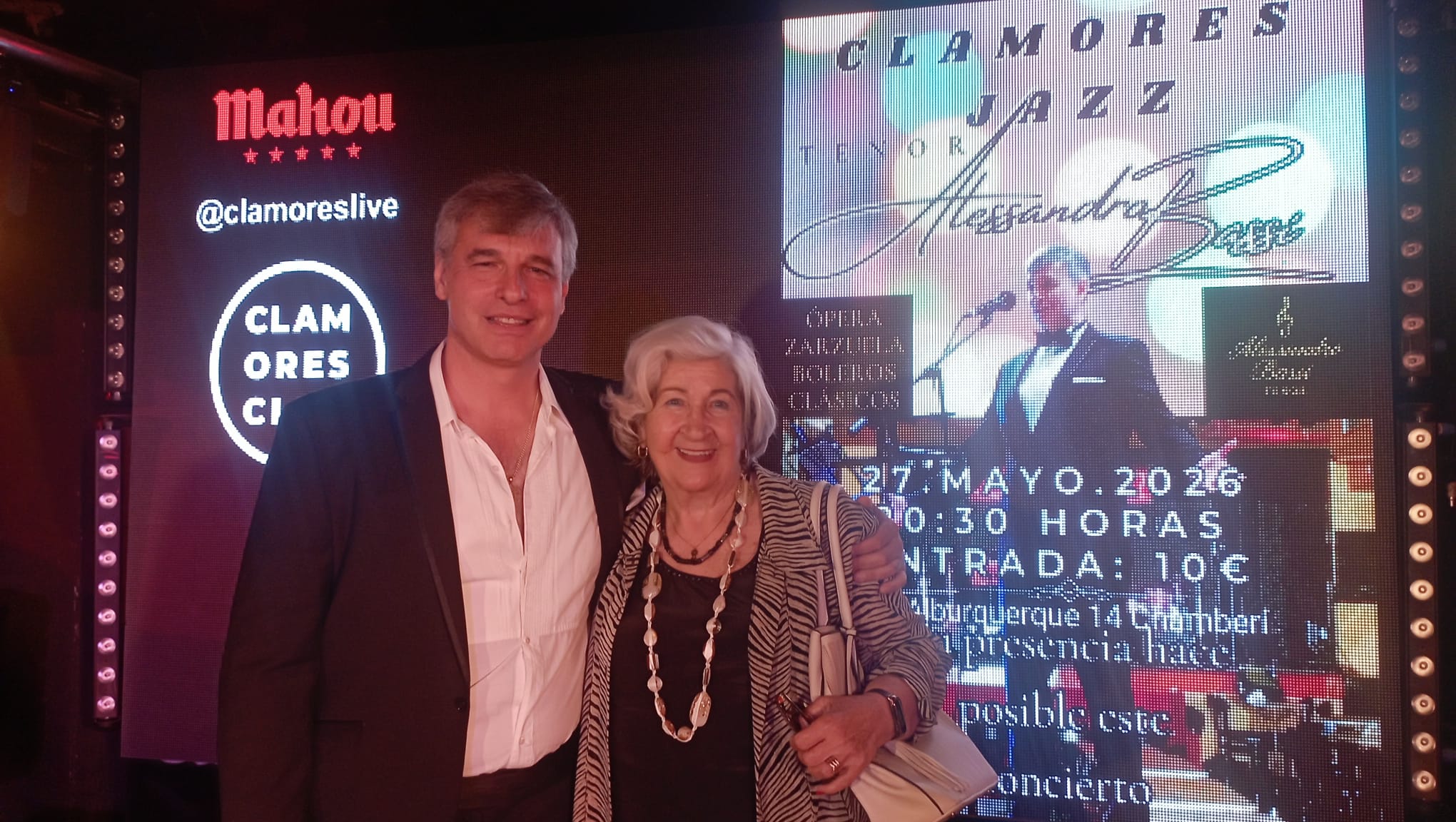 Alessandro Bassi con asistentes en Sala Clamores 2026 - imagen 4
