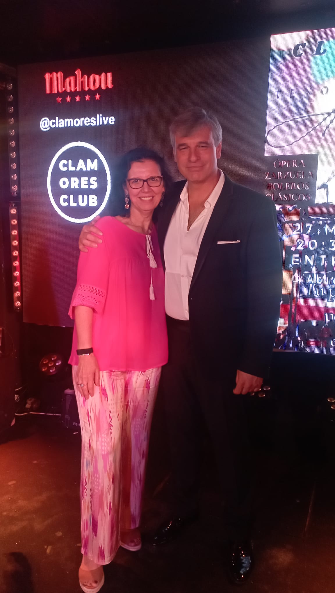 Alessandro Bassi con asistentes en Sala Clamores 2026 - imagen 6