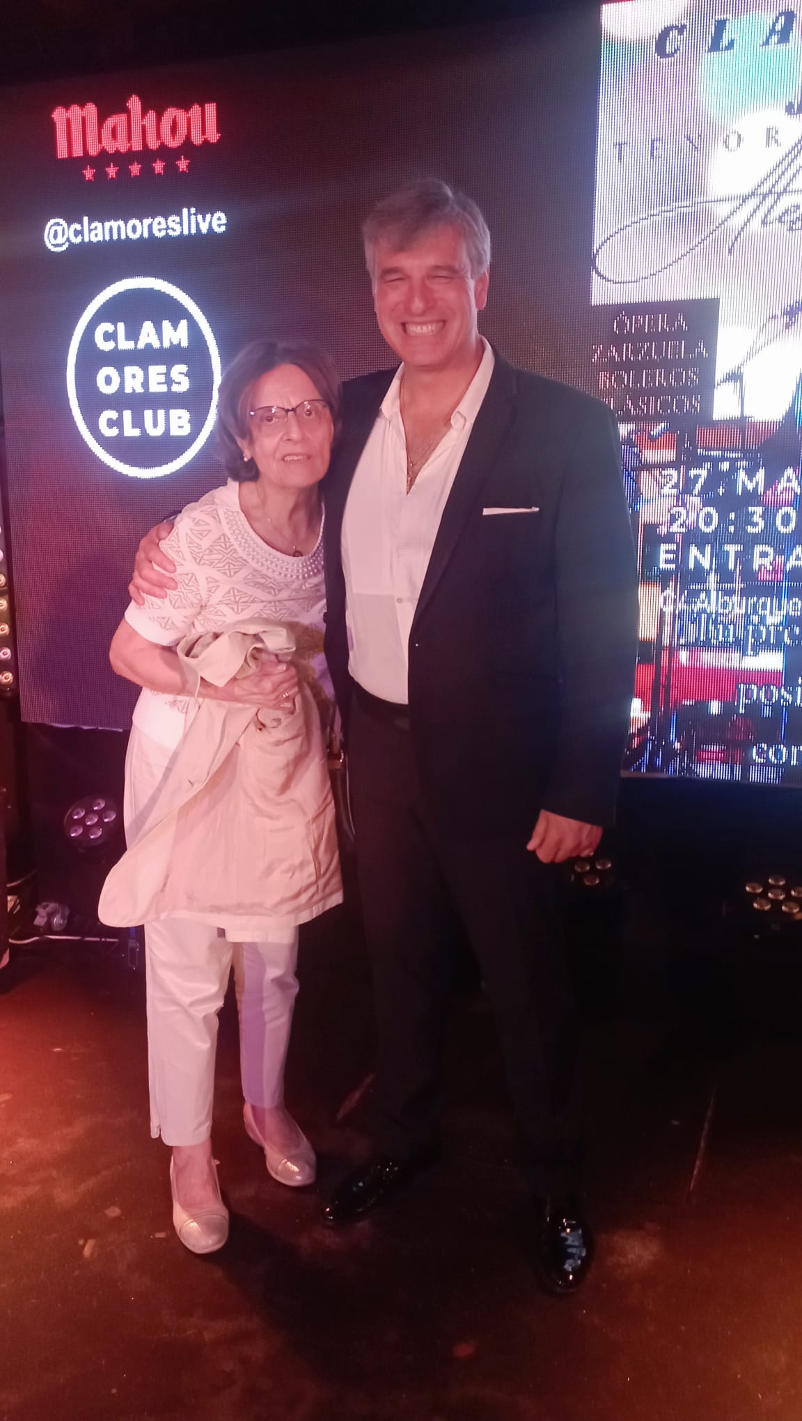 Alessandro Bassi con asistentes en Sala Clamores 2026 - imagen 7