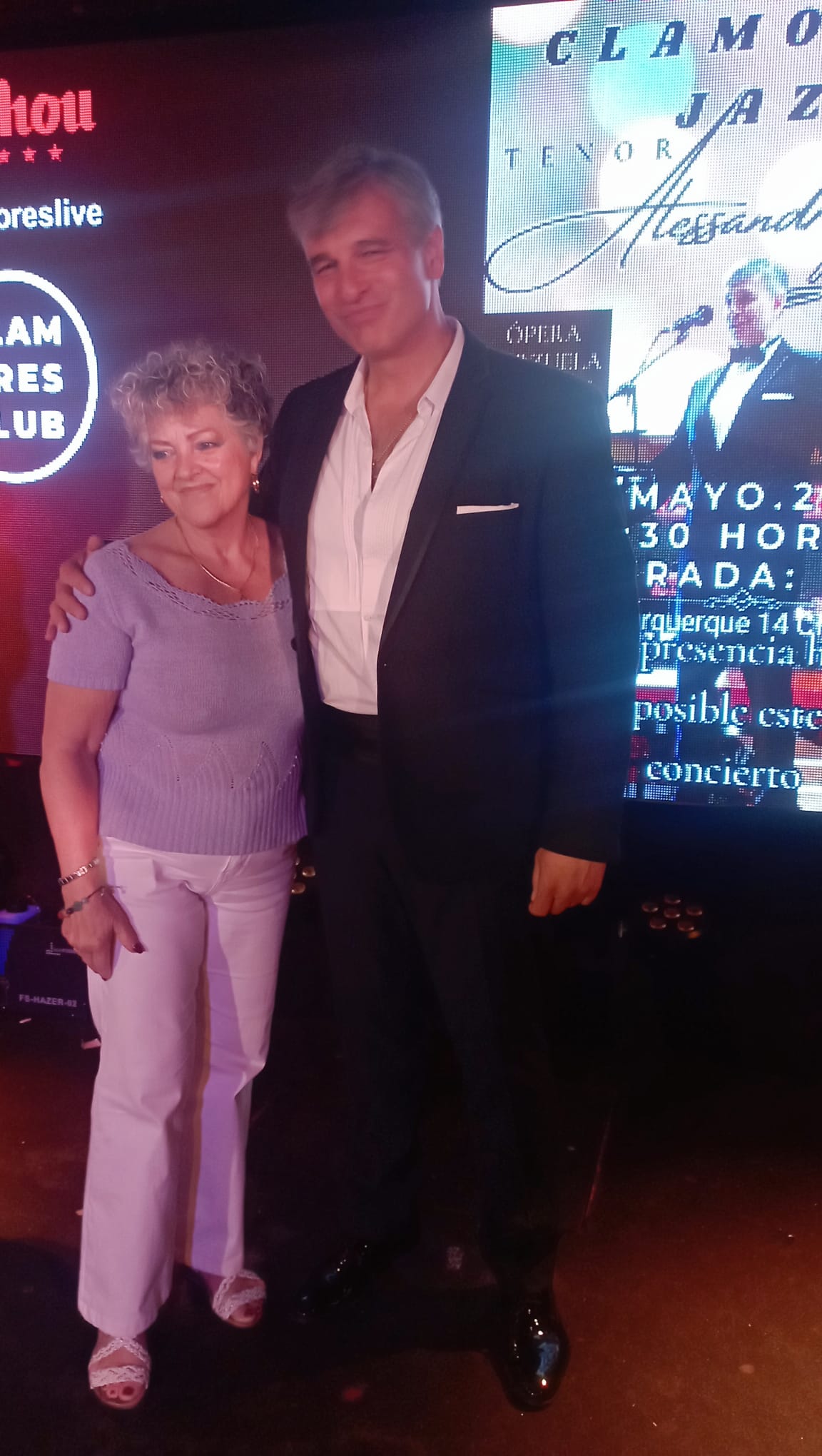 Alessandro Bassi con asistentes en Sala Clamores 2026 - imagen 9