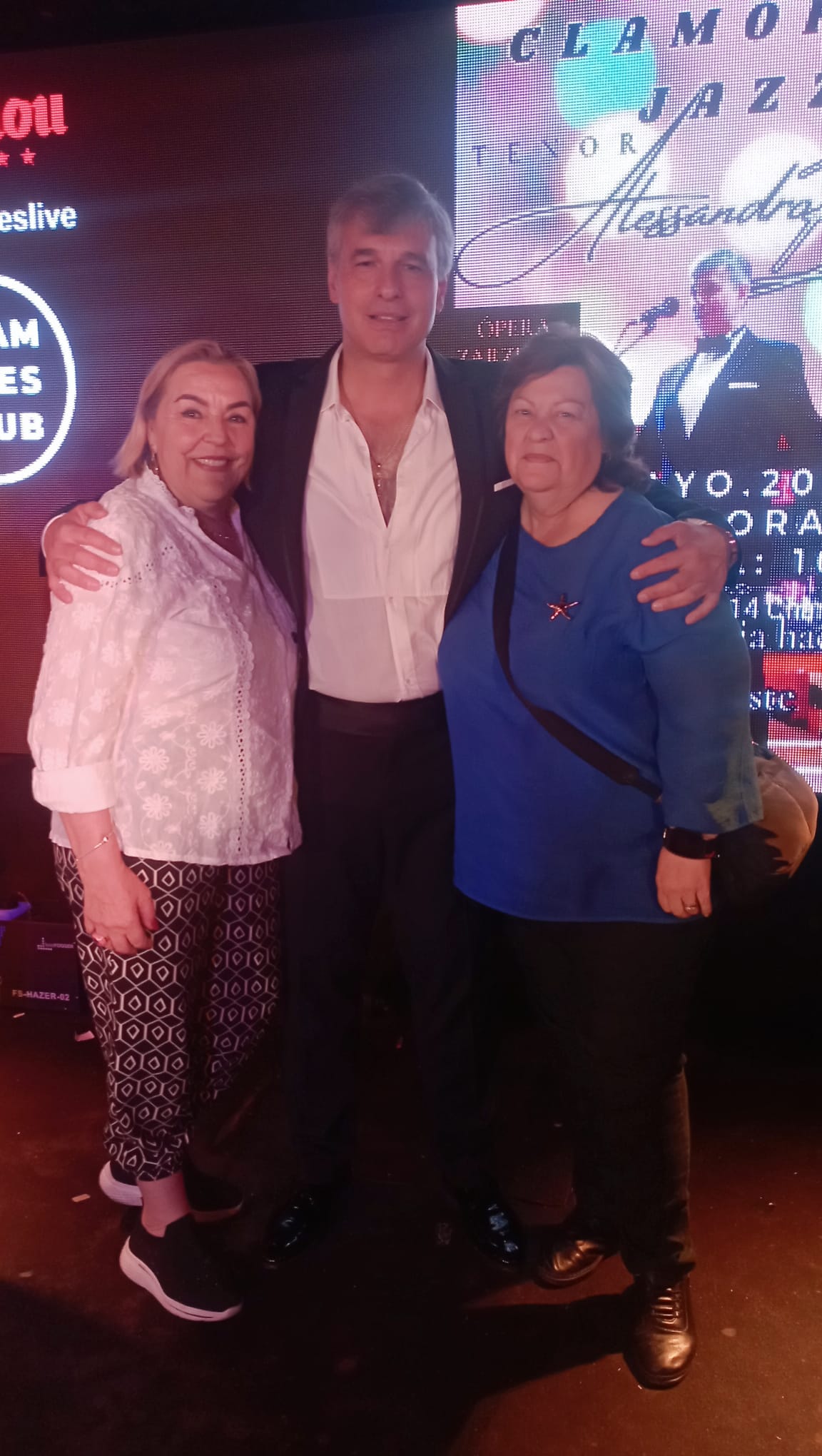 Alessandro Bassi con asistentes en Sala Clamores 2026 - imagen 11