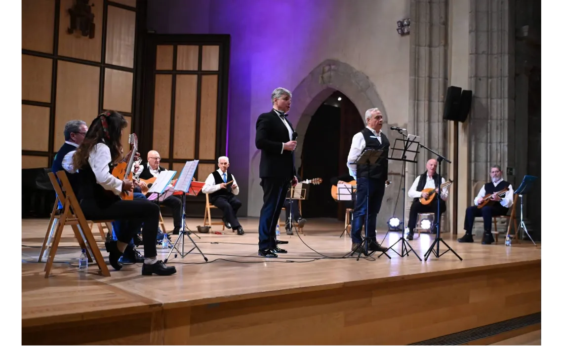 Alessandro Bassi con el Grupo de Pulso y Púa