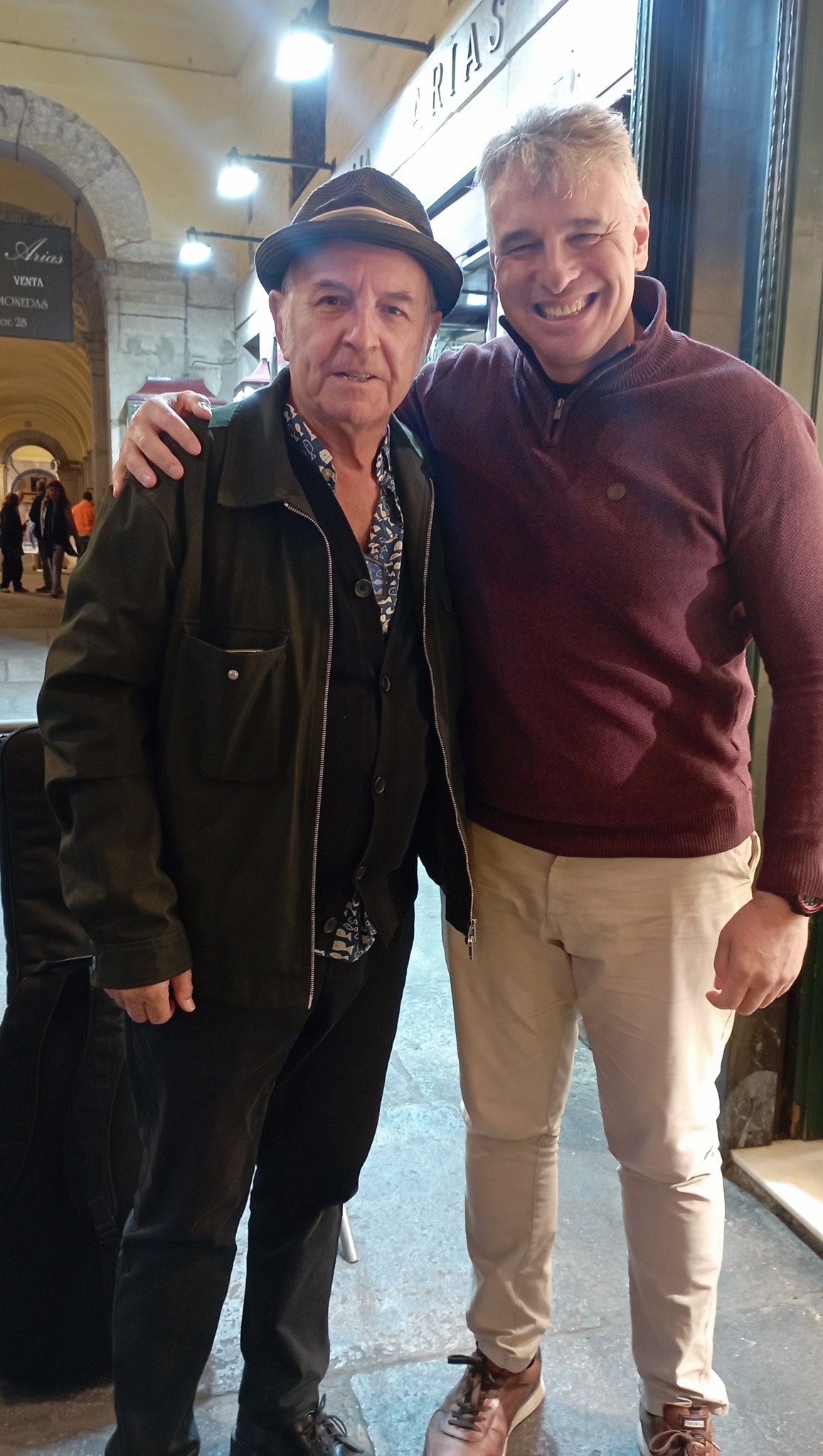 Alessandro Bassi con José María Guzmán, de Los Cadillac