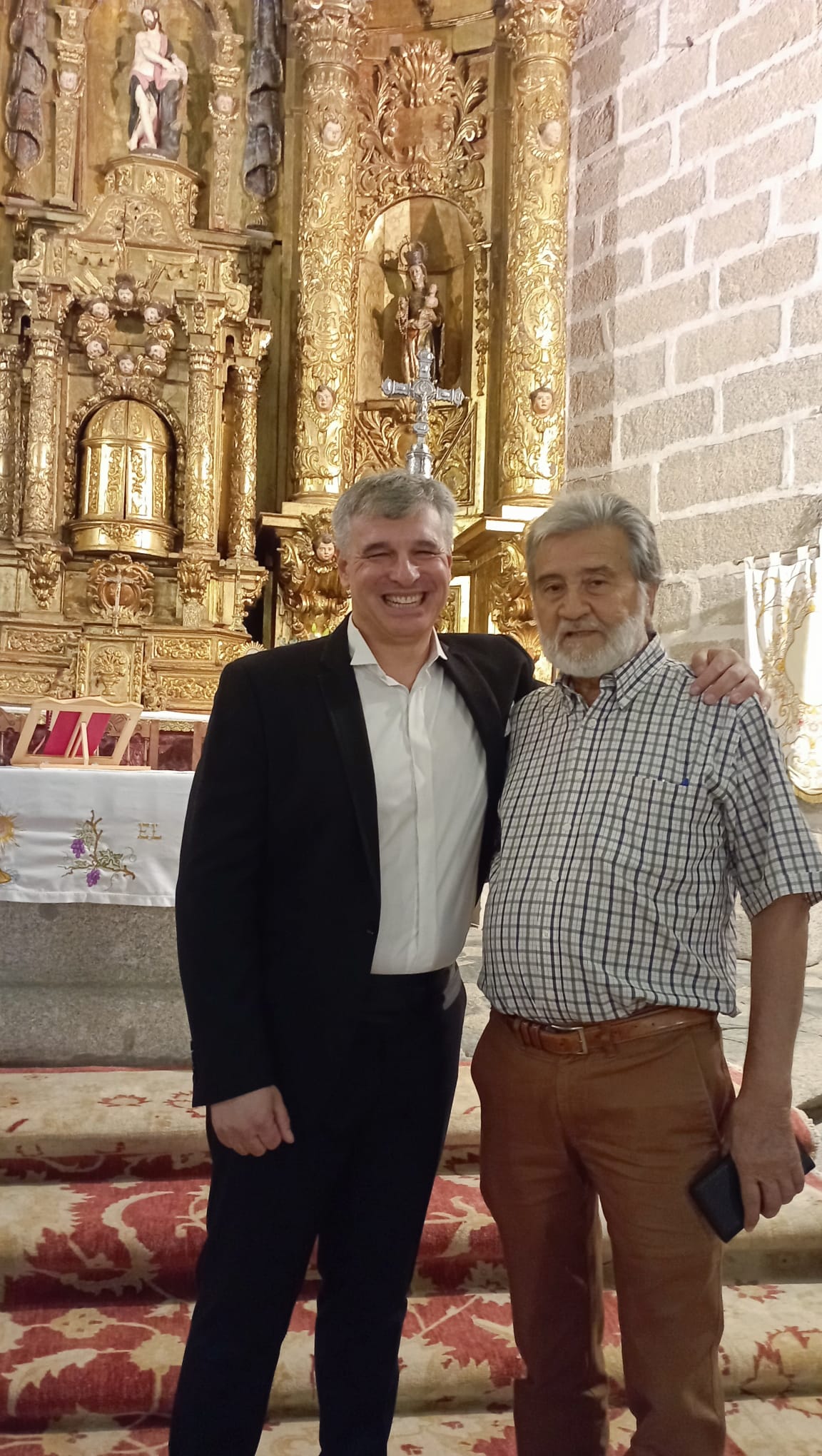 Alessandro Bassi con Frutos Blanco, de Cabezas del Villar