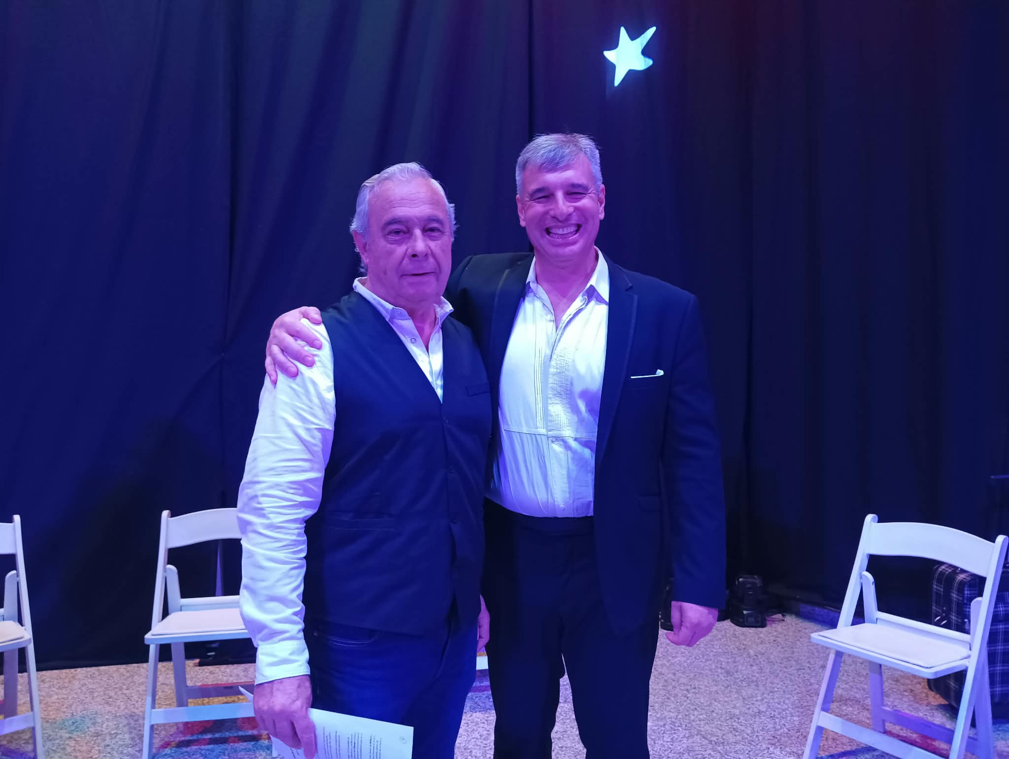Alessandro Bassi con Mariano Jiménez, voz de Pulso y Púa