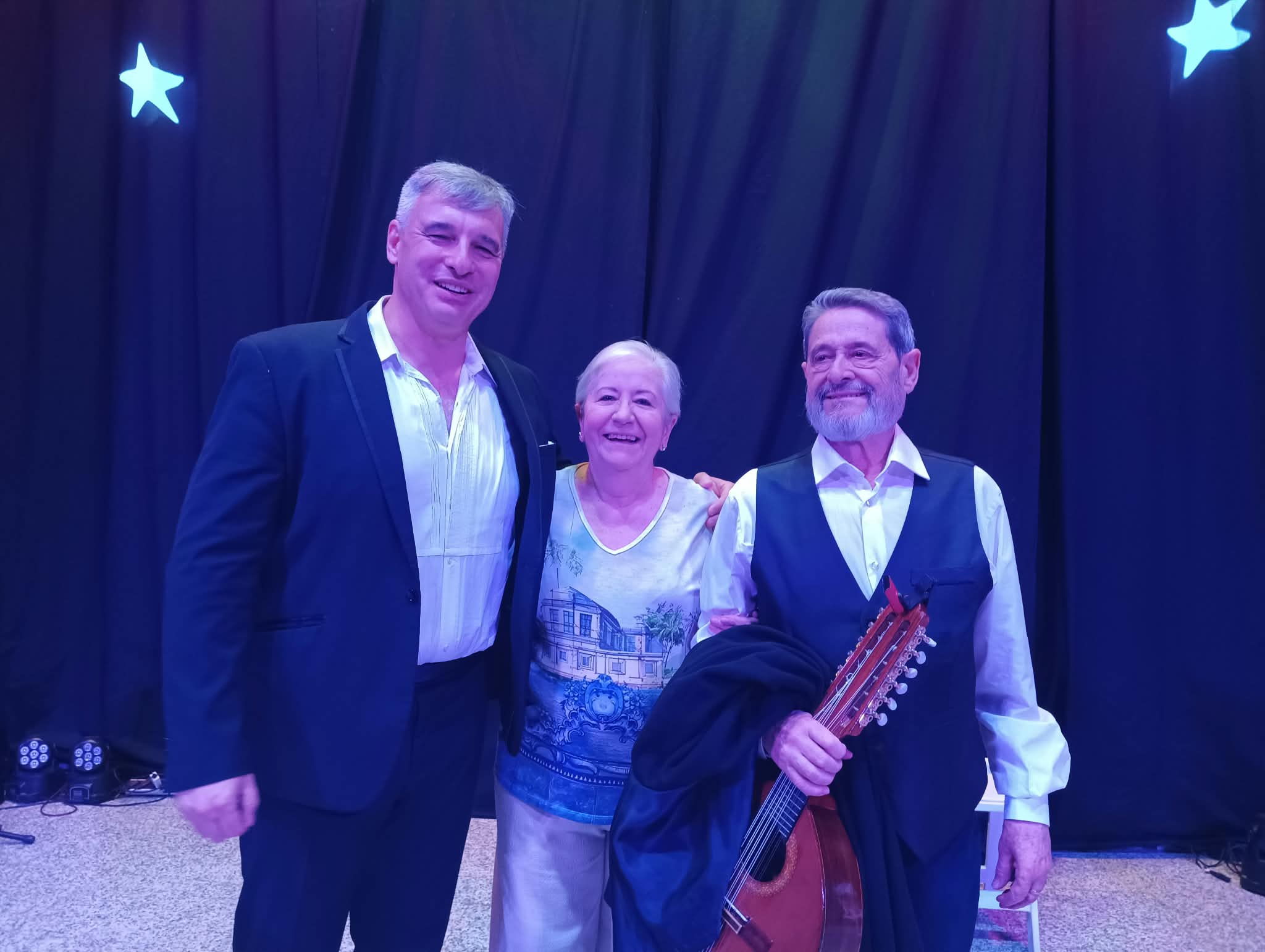 Alessandro Bassi con Antonio de la Fuente y Aurora, de Pulso y Púa